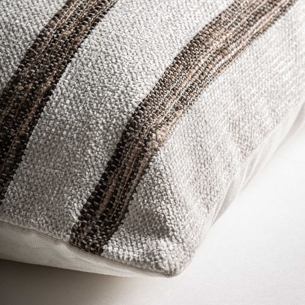 Cojín Pompón - pino_y_jacaranda