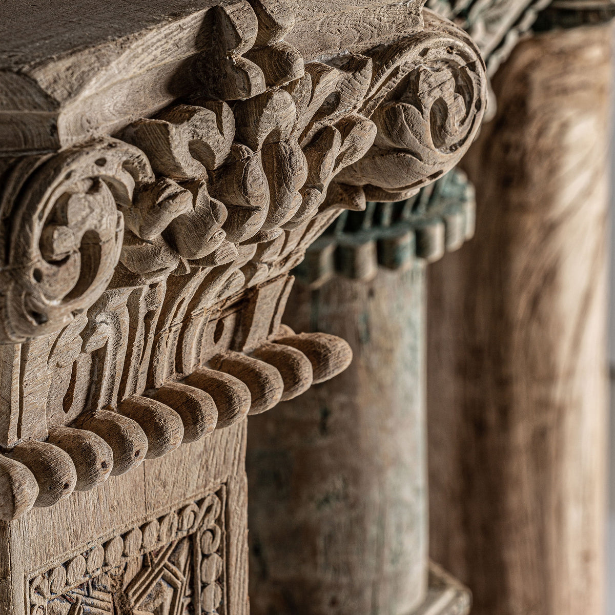 Columna de madera de teca Rafalet