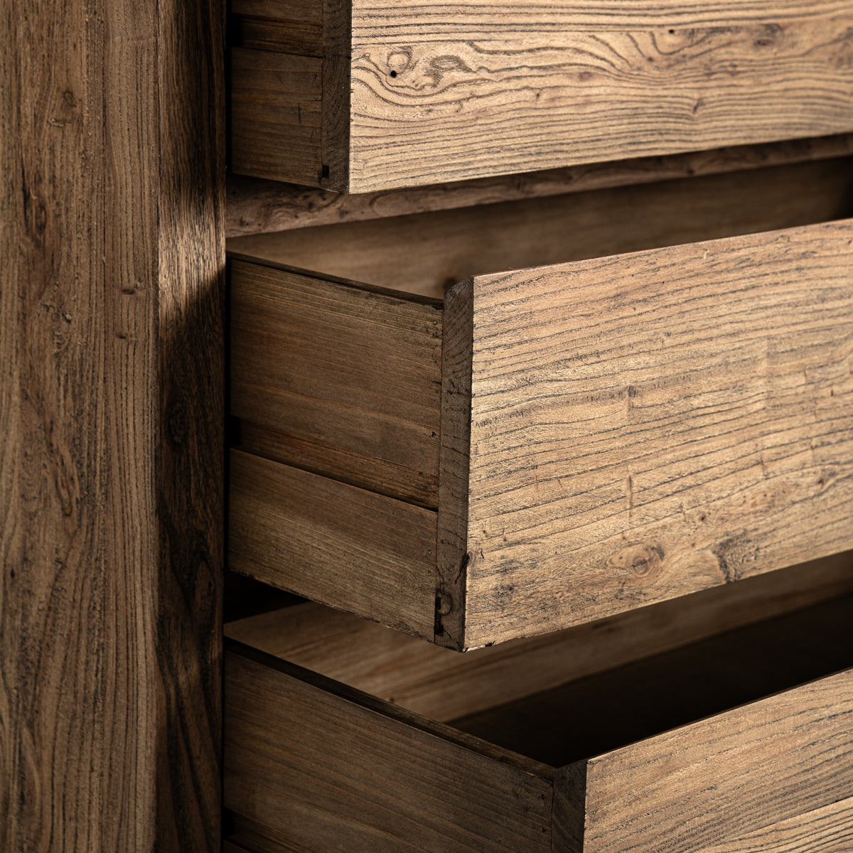Cómoda de madera de olmo Mercadal pequeña