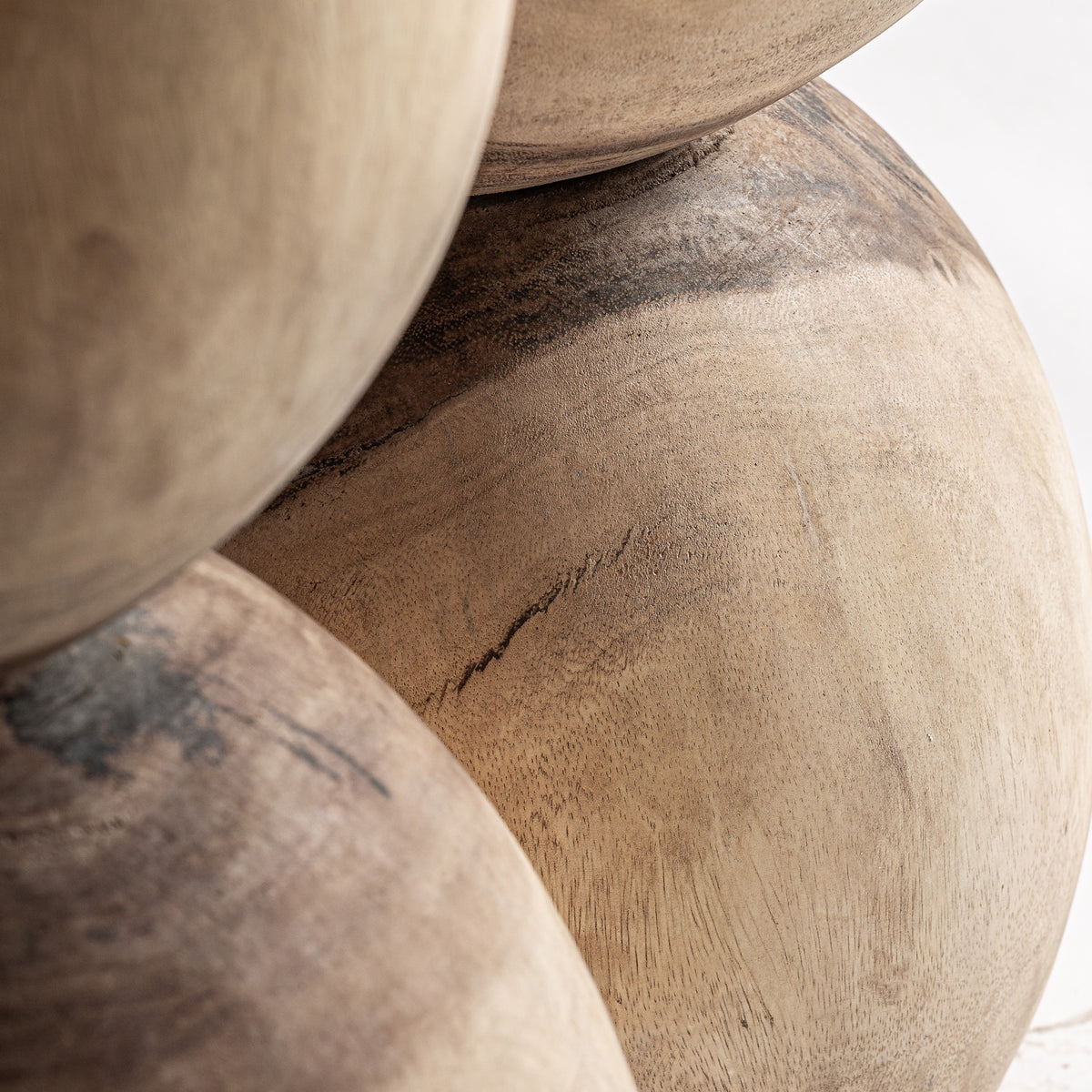 Consola de madera de suar orgánica Calabardina
