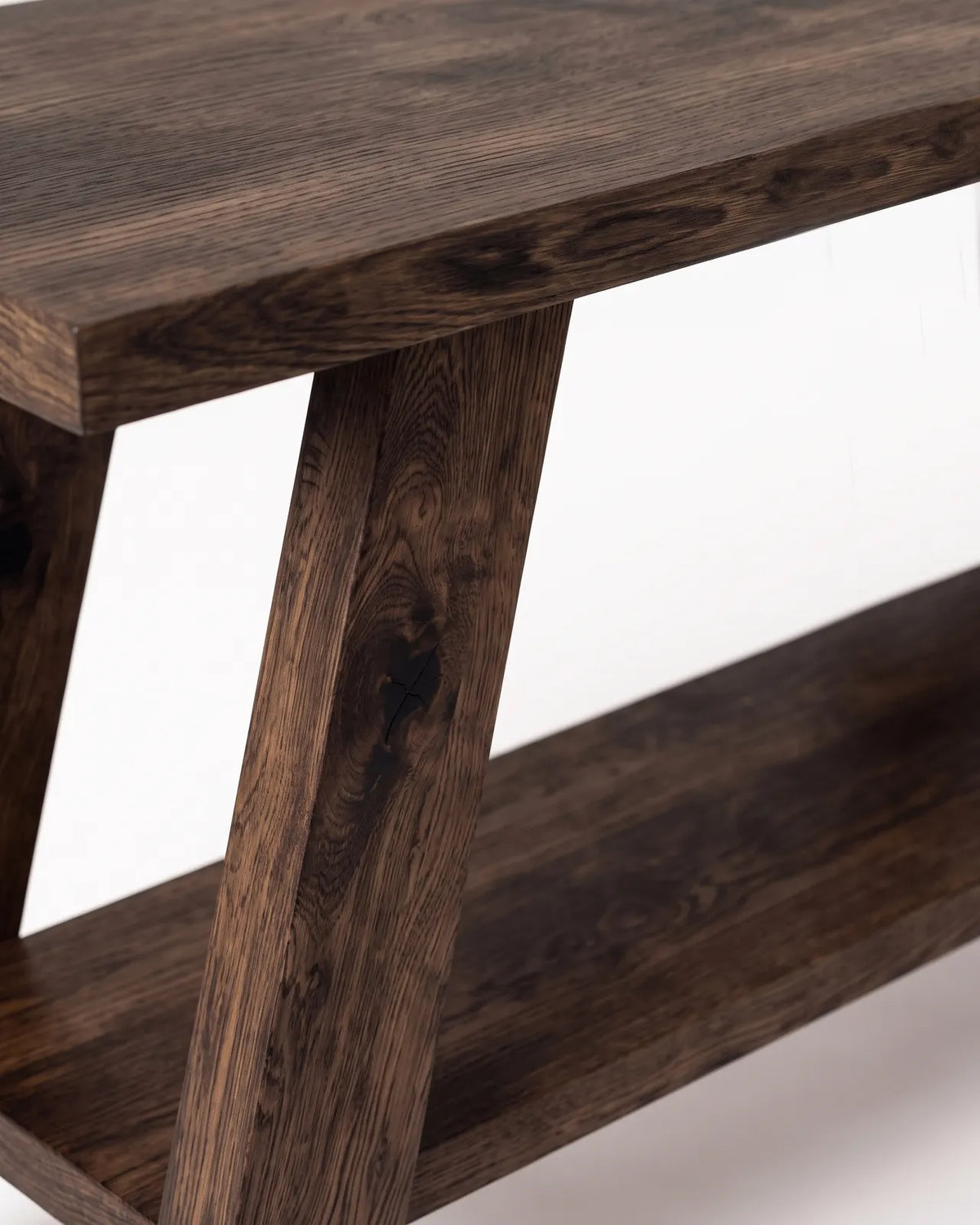 Consola de roble Logram