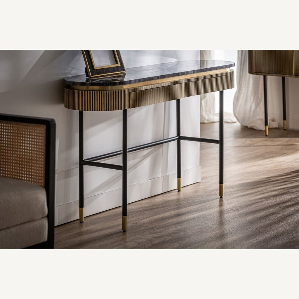 Consola Nurabla - pino_y_jacaranda