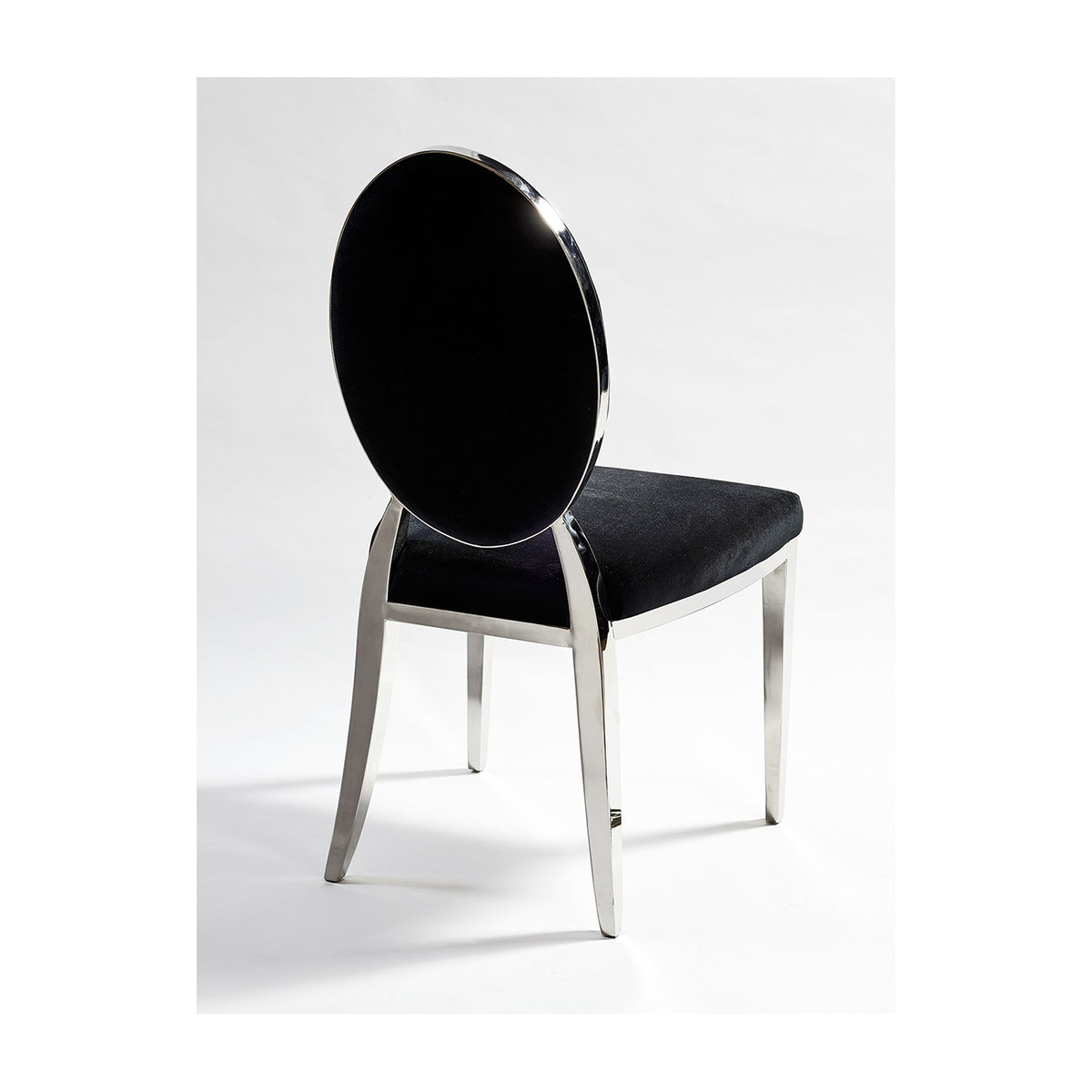 Silla de terciopelo negro y acero Genalguacil