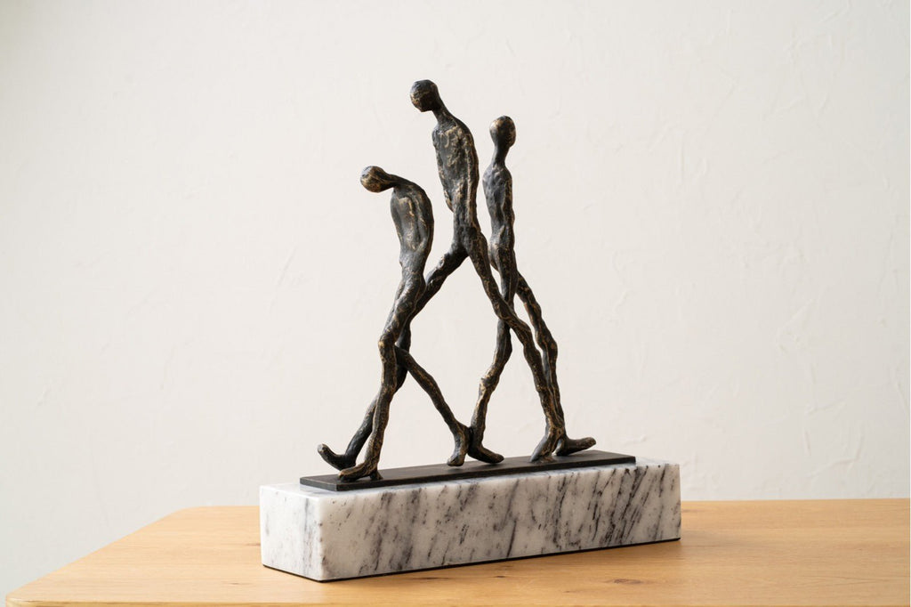 Escultura Caminantes - #pino_y_jacaranda#