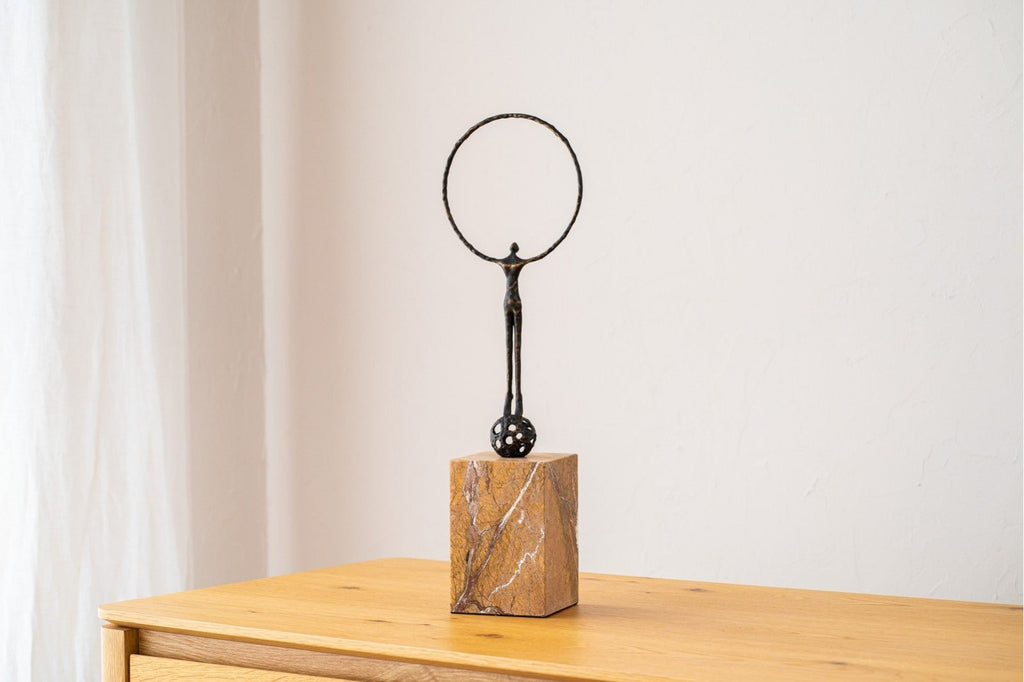 Escultura Circulo Vital - pino_y_jacaranda