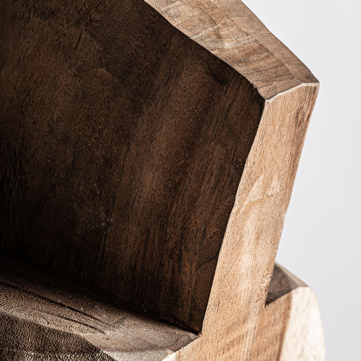 Escultura de madera de teka Thira natural