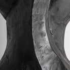 Escultura de pie de madera de suar negra Anogia
