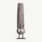 Escultura de pie de madera suar y hierro Karpathos