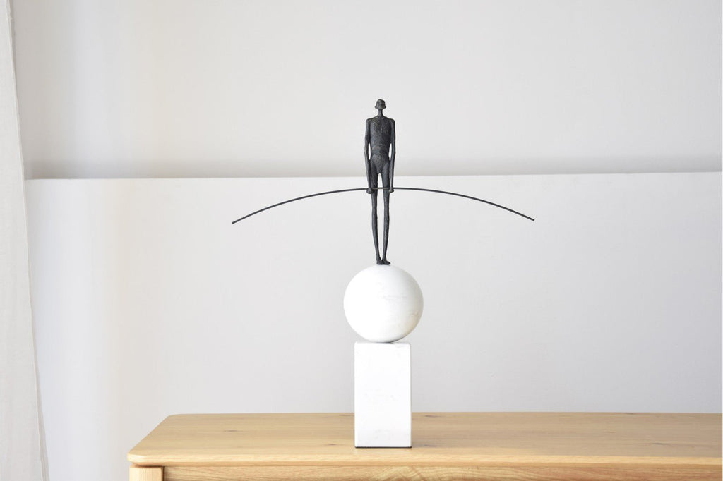 Escultura Funambulista - #pino_y_jacaranda#
