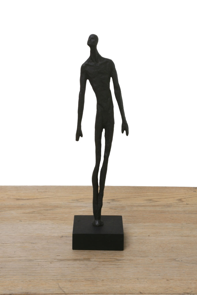 Escultura Man in Black - #pino_y_jacaranda#