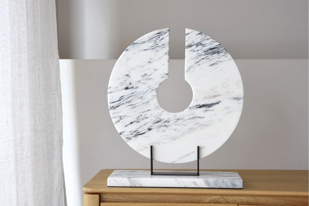 Escultura Nia - #pino_y_jacaranda#