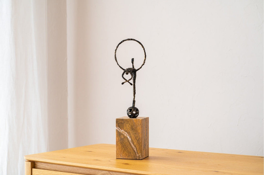 Escultura Roa - pino_y_jacaranda