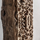 Escultura tótem de teca y hierro Alumbres