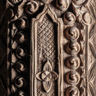 Escultura tótem de teca y hierro Alumbres
