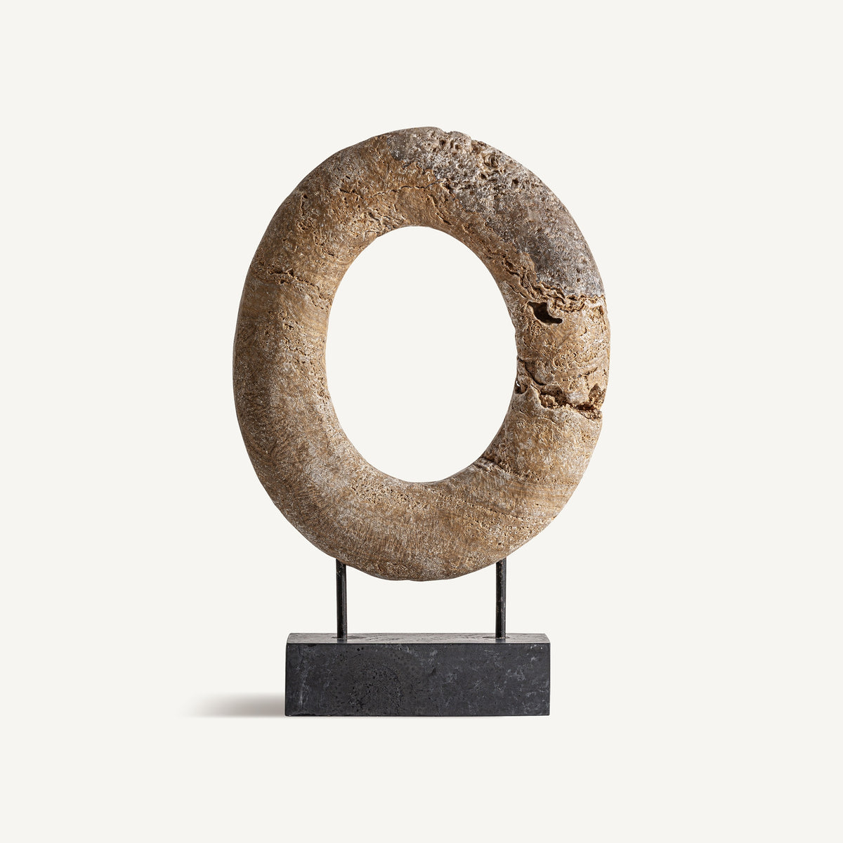 Figura decorativa de ónix beige y hierro Fausilla