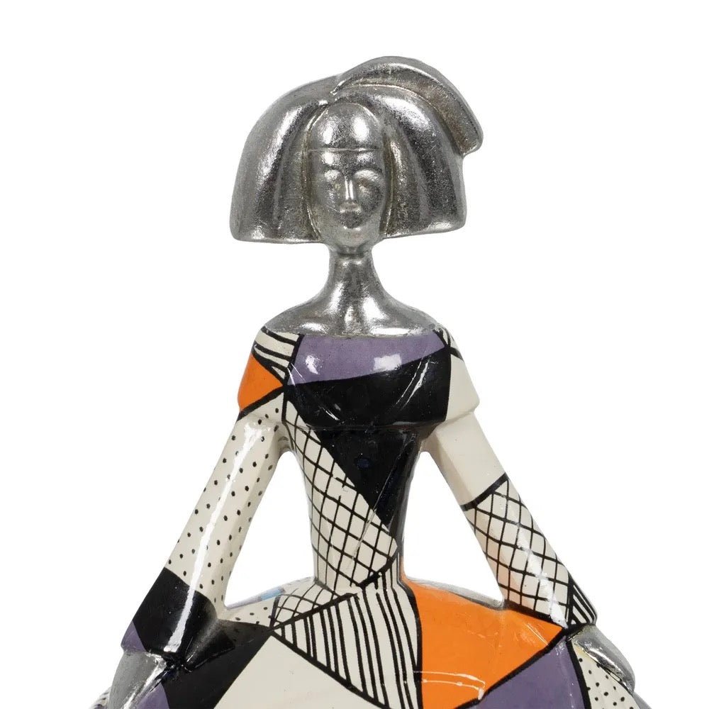 Figura Menina - #pino_y_jacaranda#