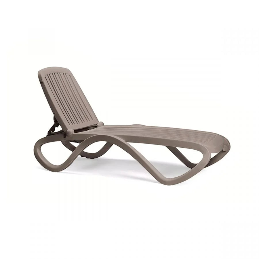 Tumbona apilable de resina Tropico Nardi – Topo