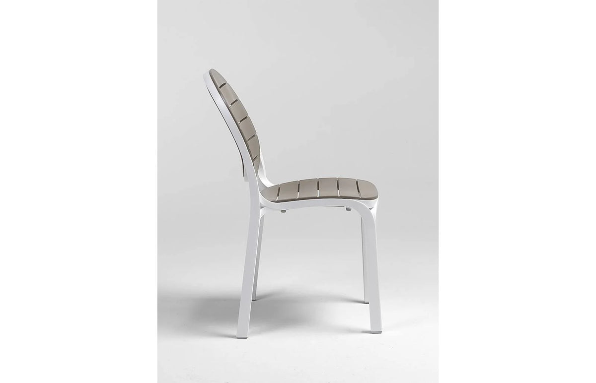 Silla de resina Erica Nardi