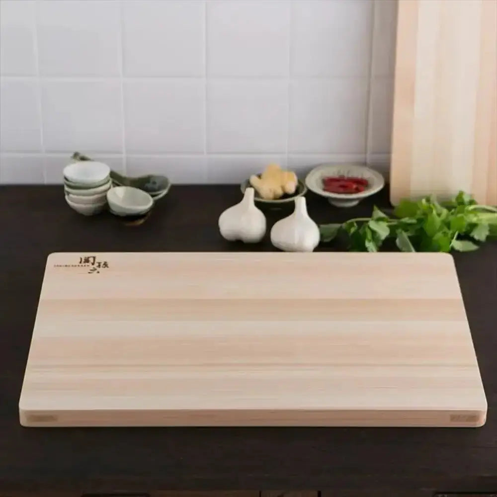 Tabla de cortar Kai Shun Hinoki 41 x 31,5 cm