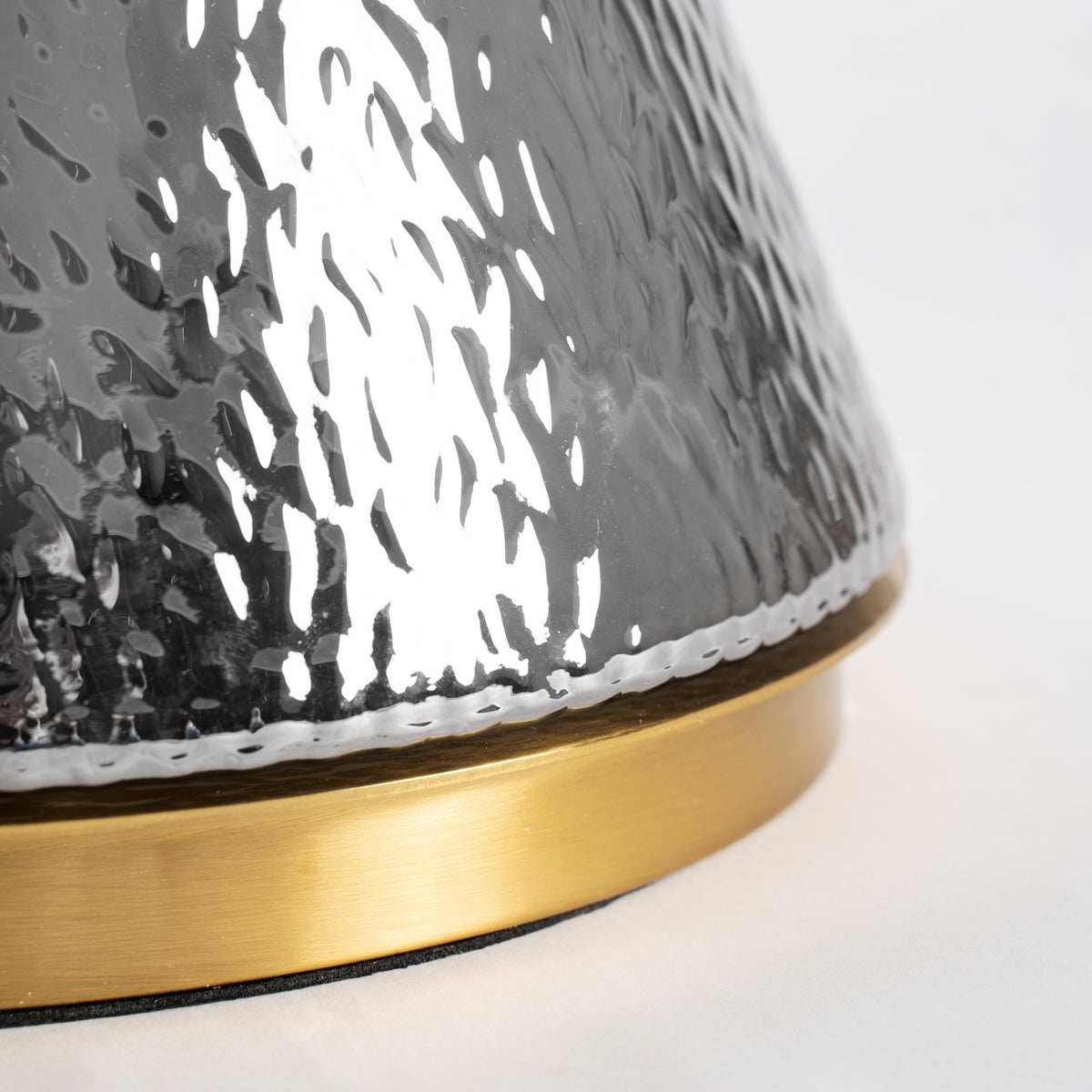 Lámpara de pie de cristal y hierro dorado Hornos