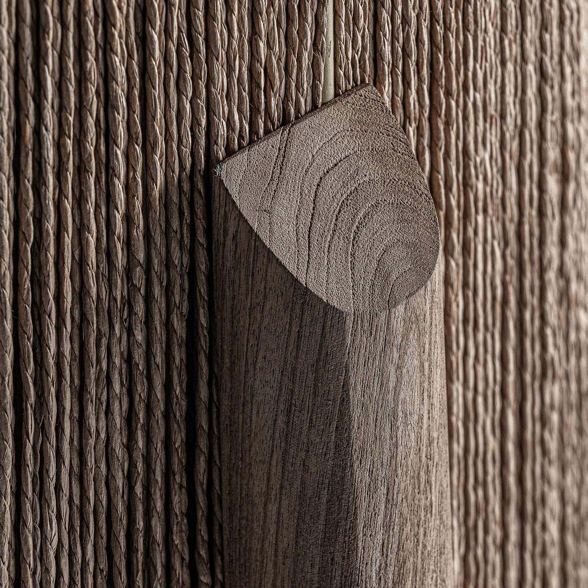 Macetero de madera de mango y rafia Alcornoque pequeño