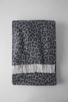 Manta de Invierno Winter Plaid Leopard - pino_y_jacaranda