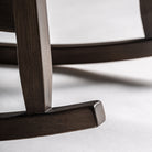 Mecedora de madera de fresno tapizada Olivo