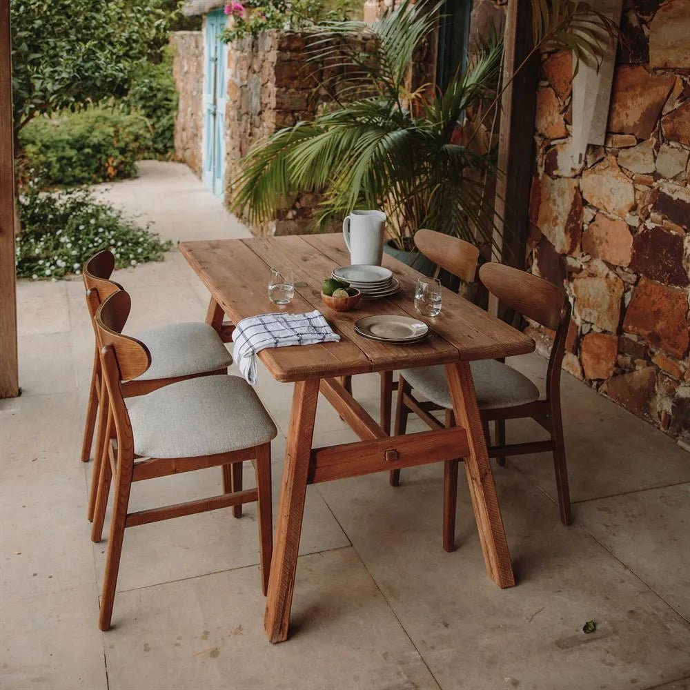 Mesa Arabia - pino_y_jacaranda