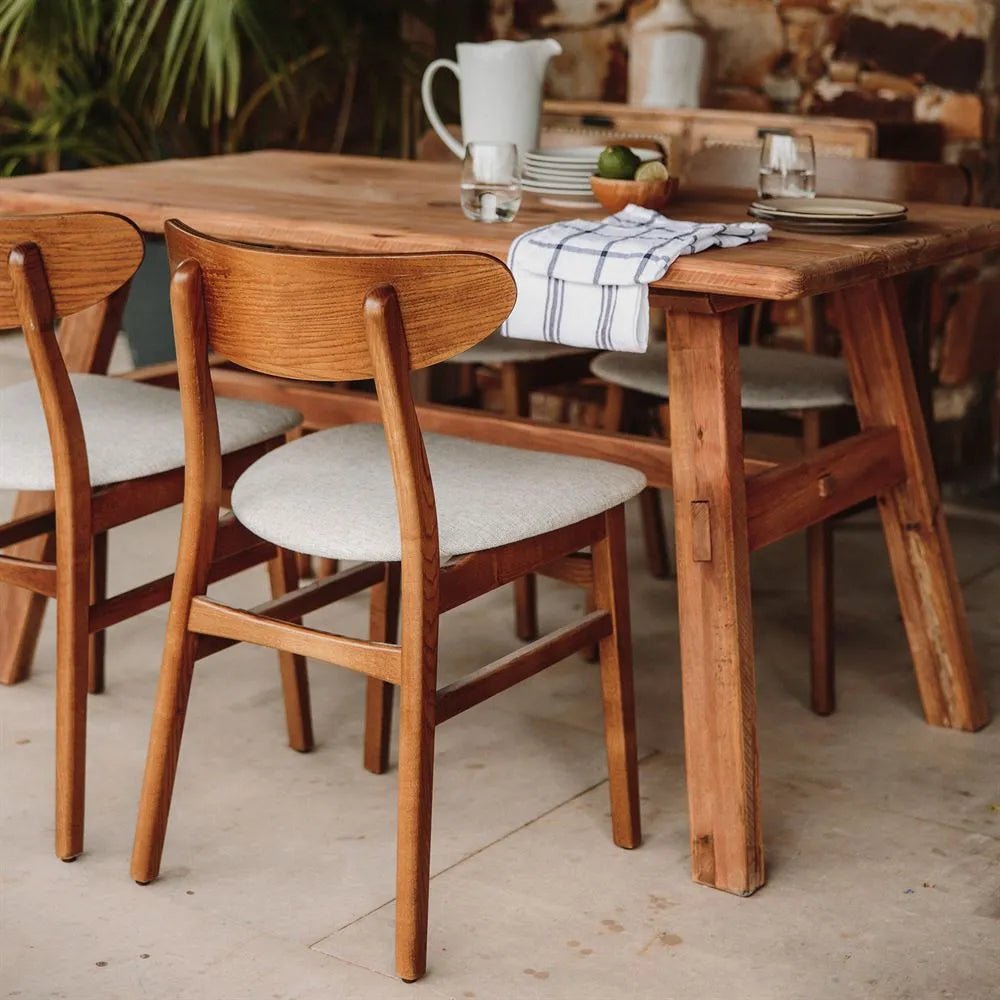 Mesa Arabia - pino_y_jacaranda