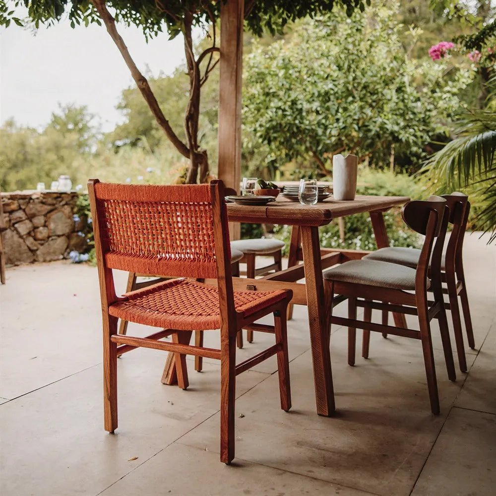 Mesa Arabia - pino_y_jacaranda