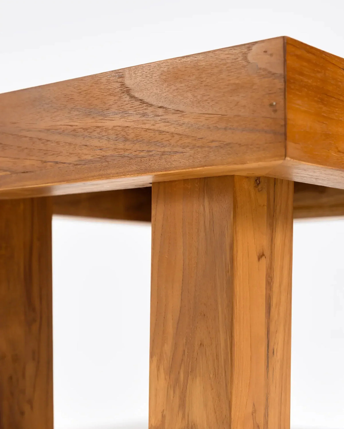 Mesa auxiliar de exterior de teca reciclada Strauss