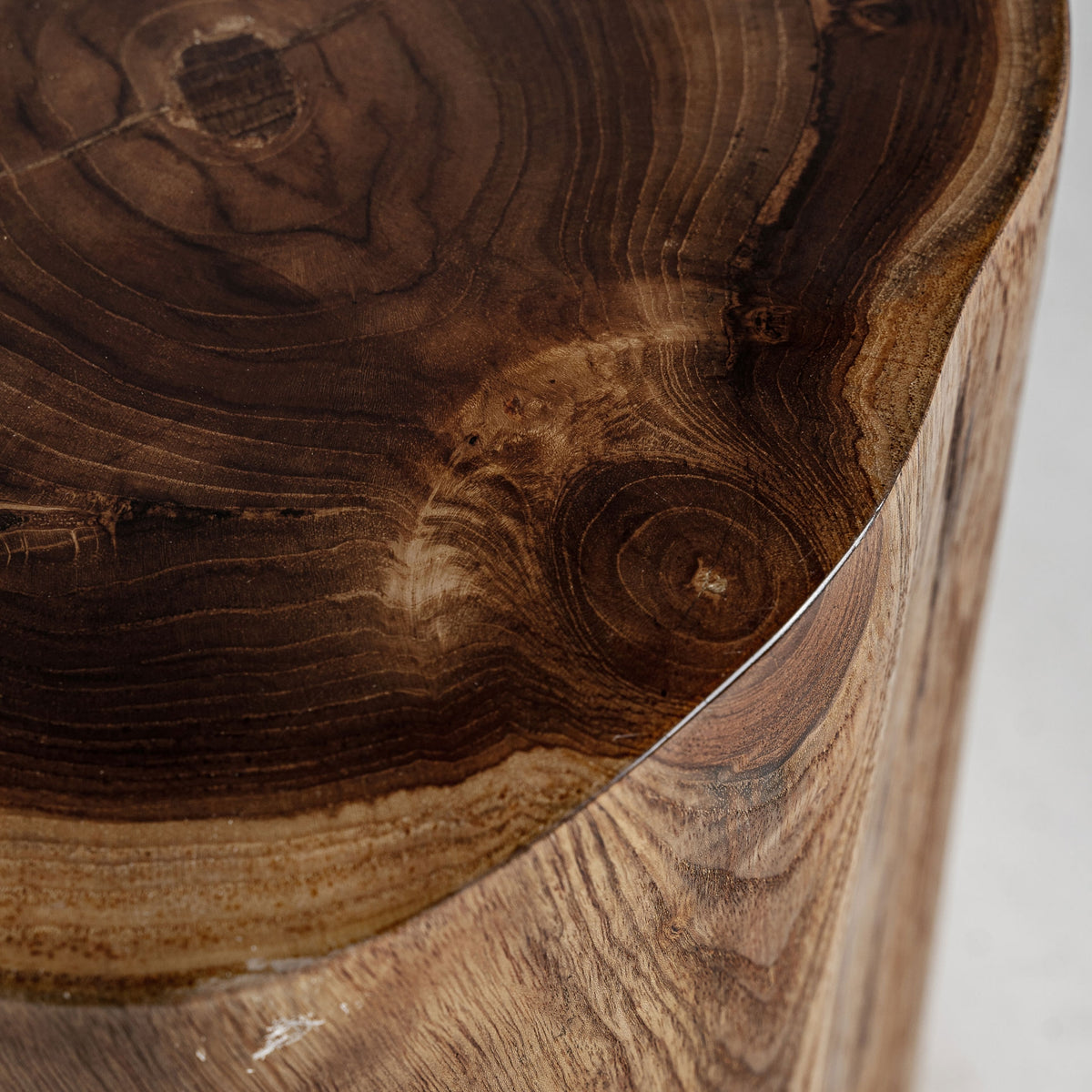 Mesa auxiliar de madera de suar Esparto