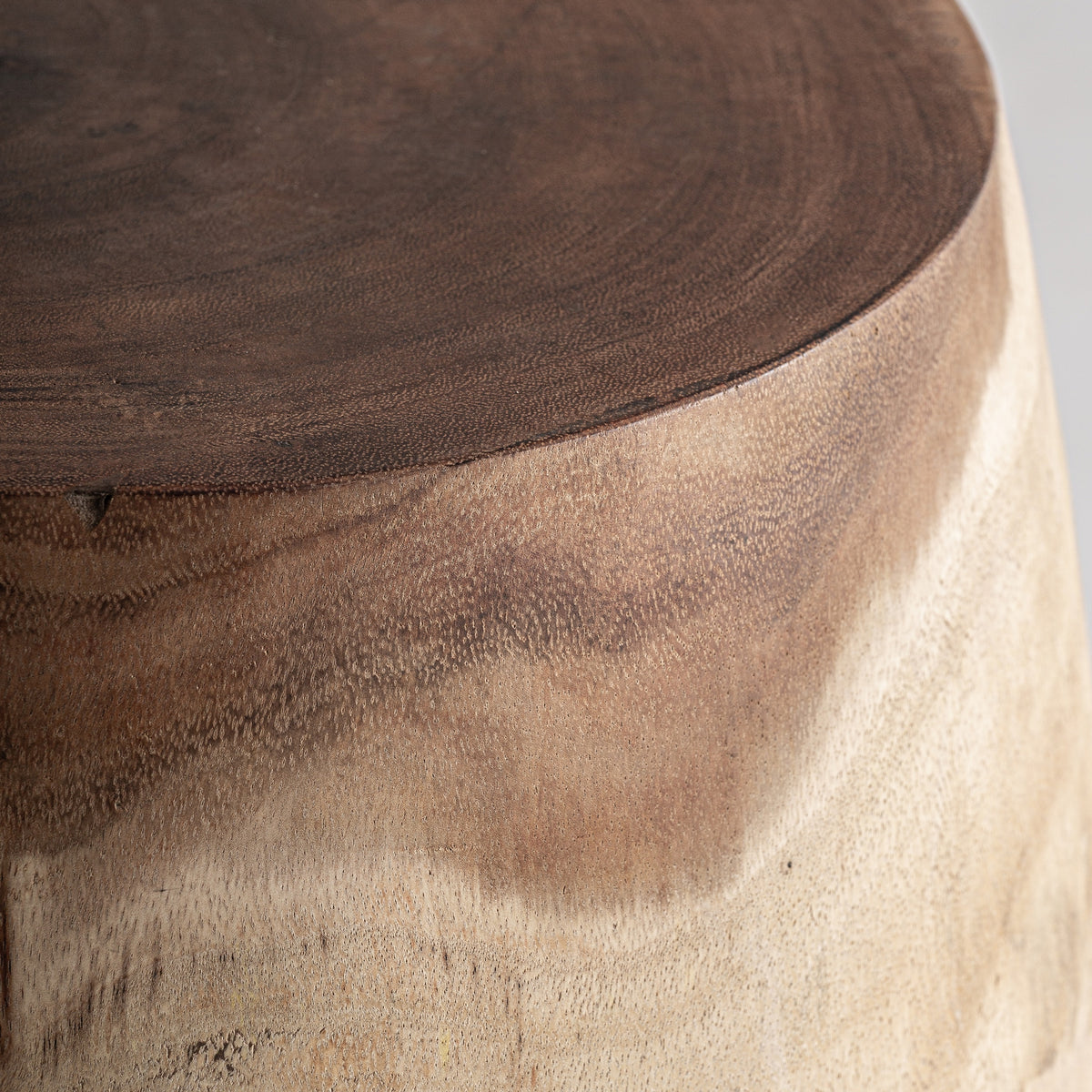 Mesa auxiliar de madera de suar Estepa