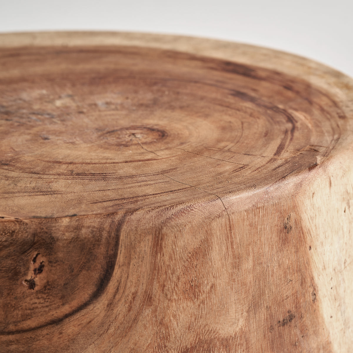 Mesa auxiliar de madera tropical Azufaifo