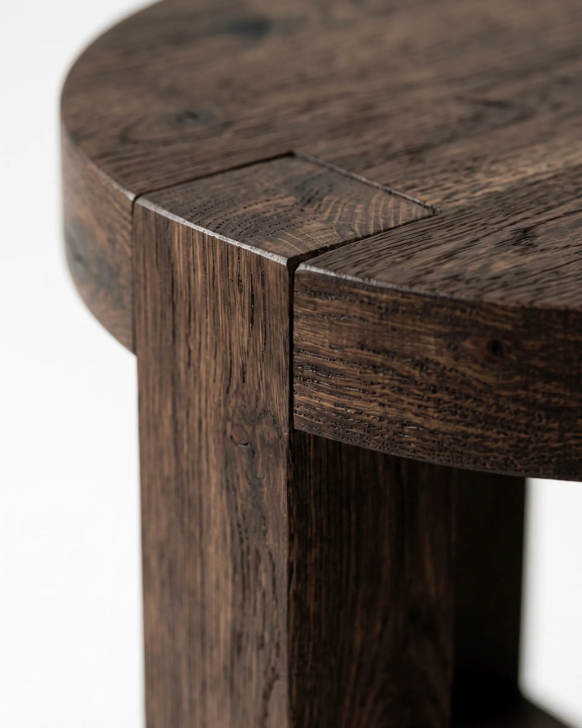 Mesa auxiliar de roble Serai