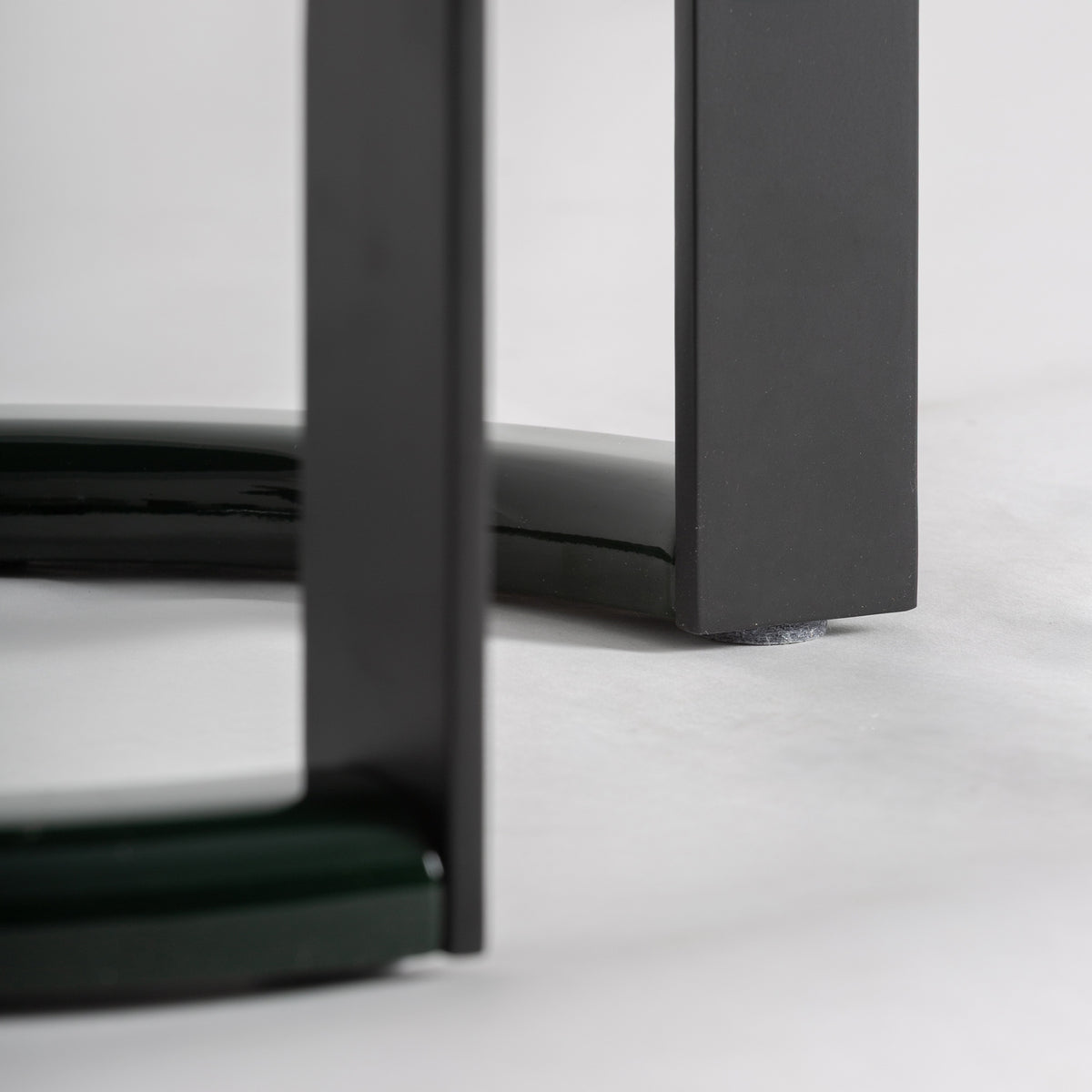 Mesa auxiliar lacada en verde Hiedra