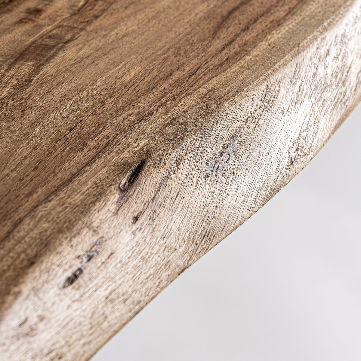 Mesa de acacia e hierro Órgiva