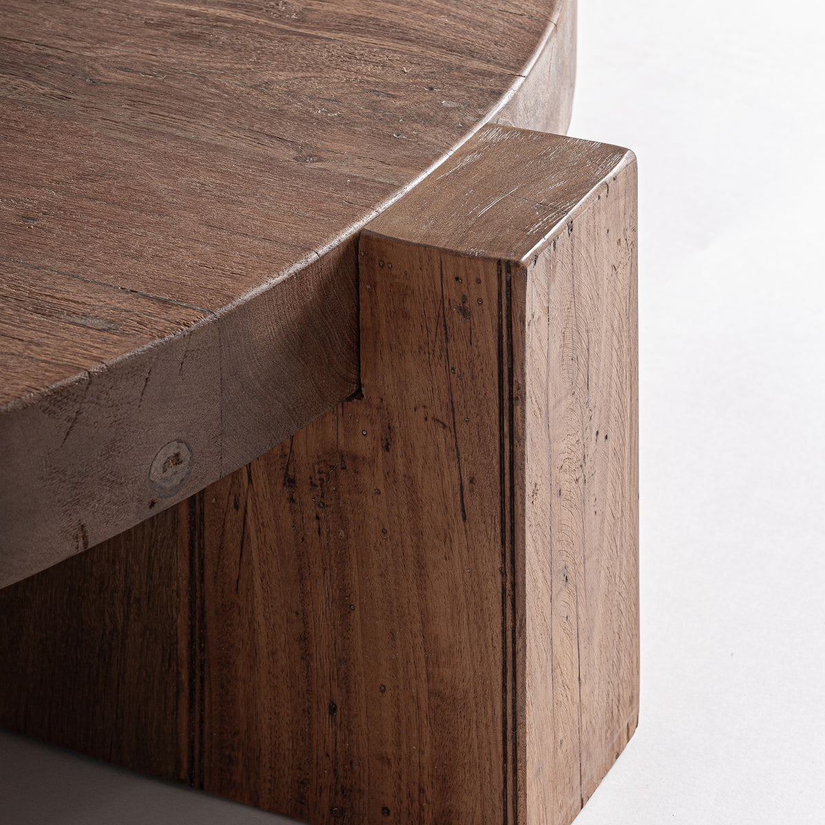 Mesa de centro de madera maciza Polignano 127 x 133 cm