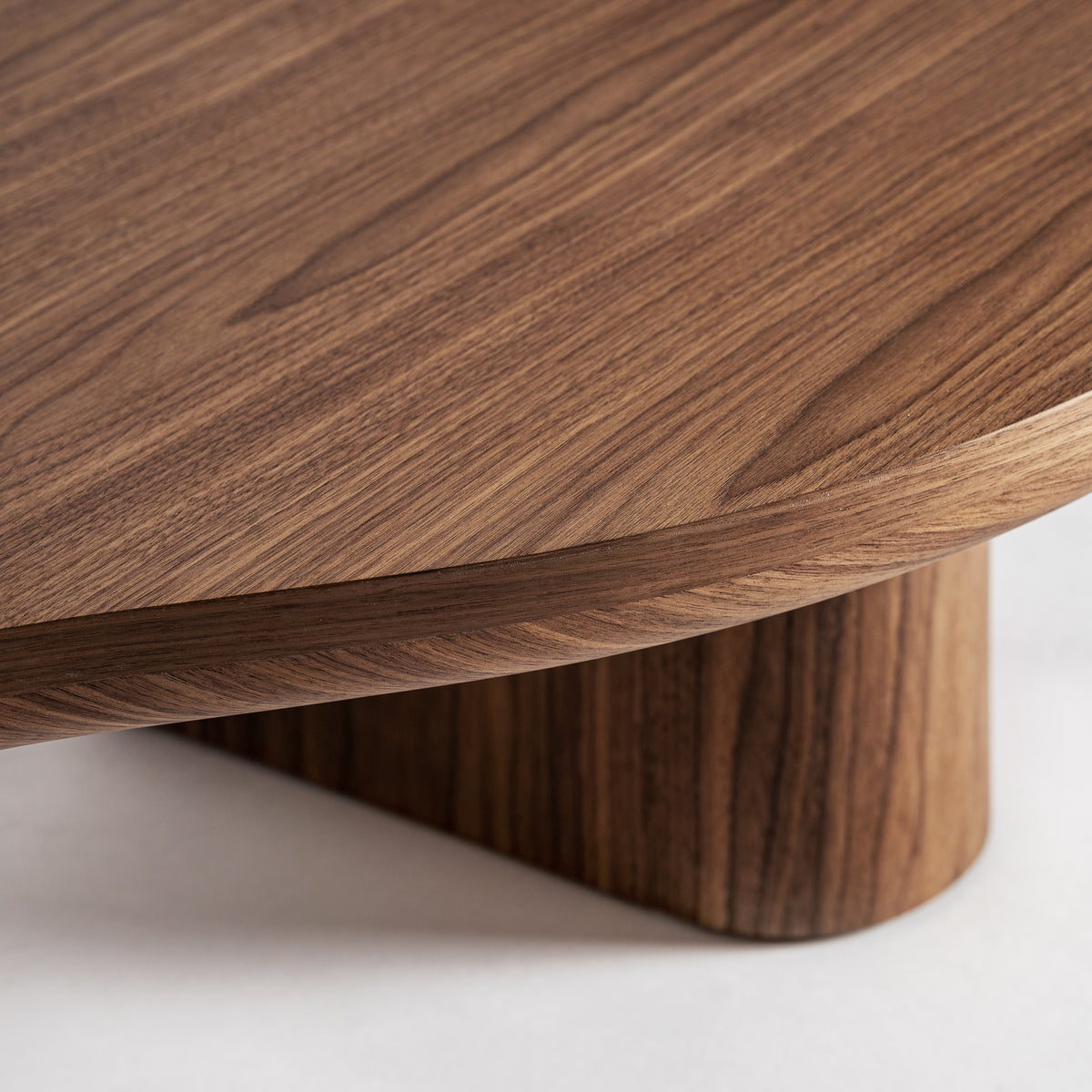 Mesa de centro de madera Minori 120 x 70 cm