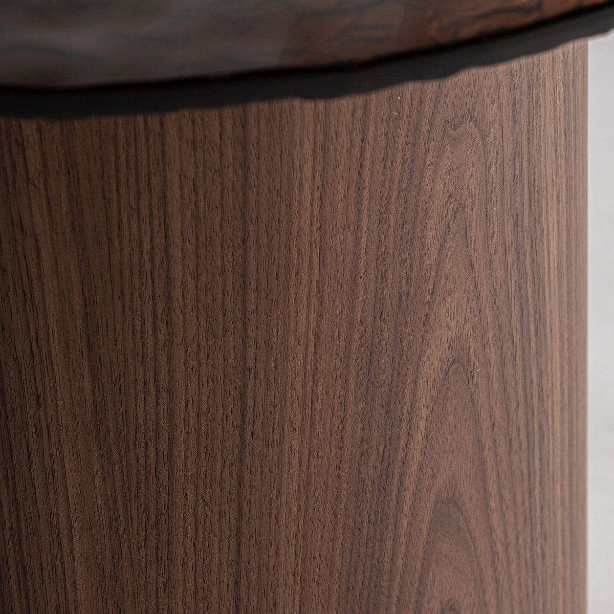 Mesa de centro de madera y cristal ámbar Pizzo