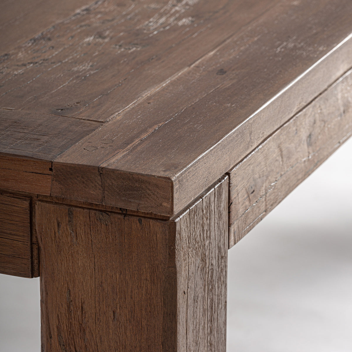Mesa de comedor de madera recuperada Benecid