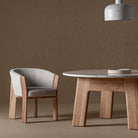 Mesa de comedor de mármol y roble Rodalquilar blanca