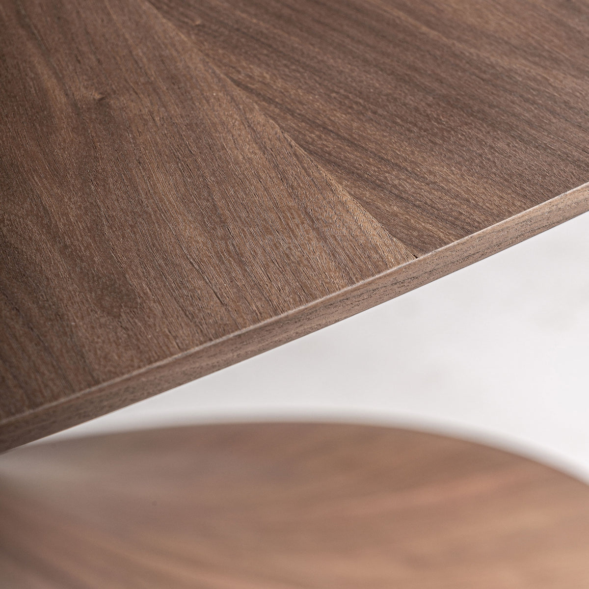 Mesa de comedor de nogal Almócita