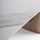 Mesa de comedor de piedra sinterizada y cobre Saïdia