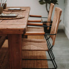 Mesa de comedor de pino reciclado Amelia