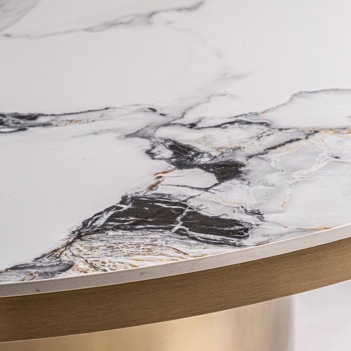 Mesa de comedor de porcelánico Carataunas