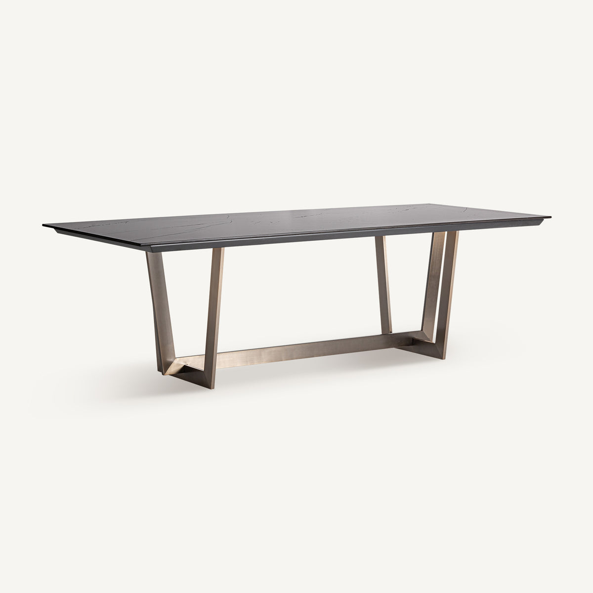 Mesa de comedor de porcelánico y acero Rágol