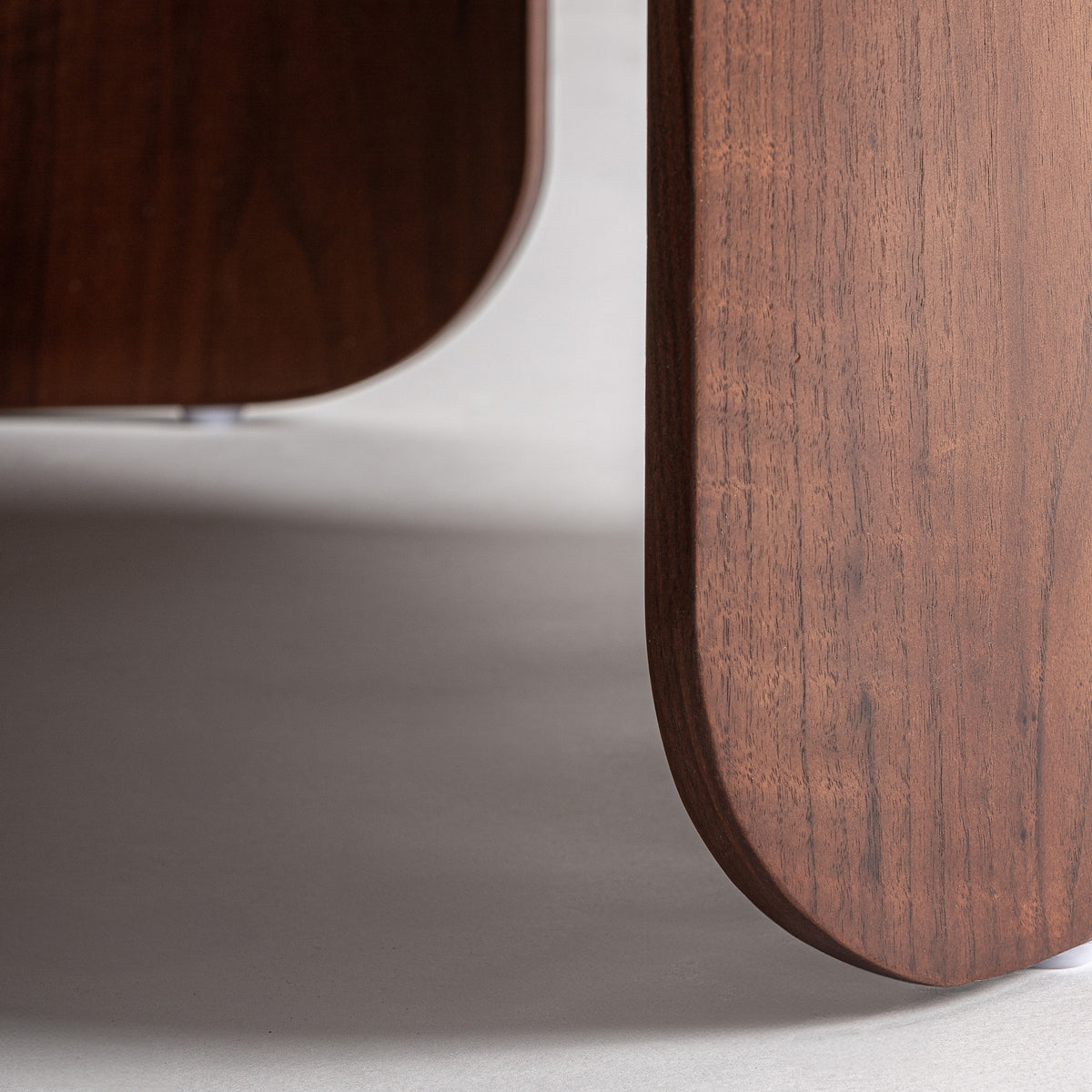 Mesa de comedor de porcelánico y madera Alcútar
