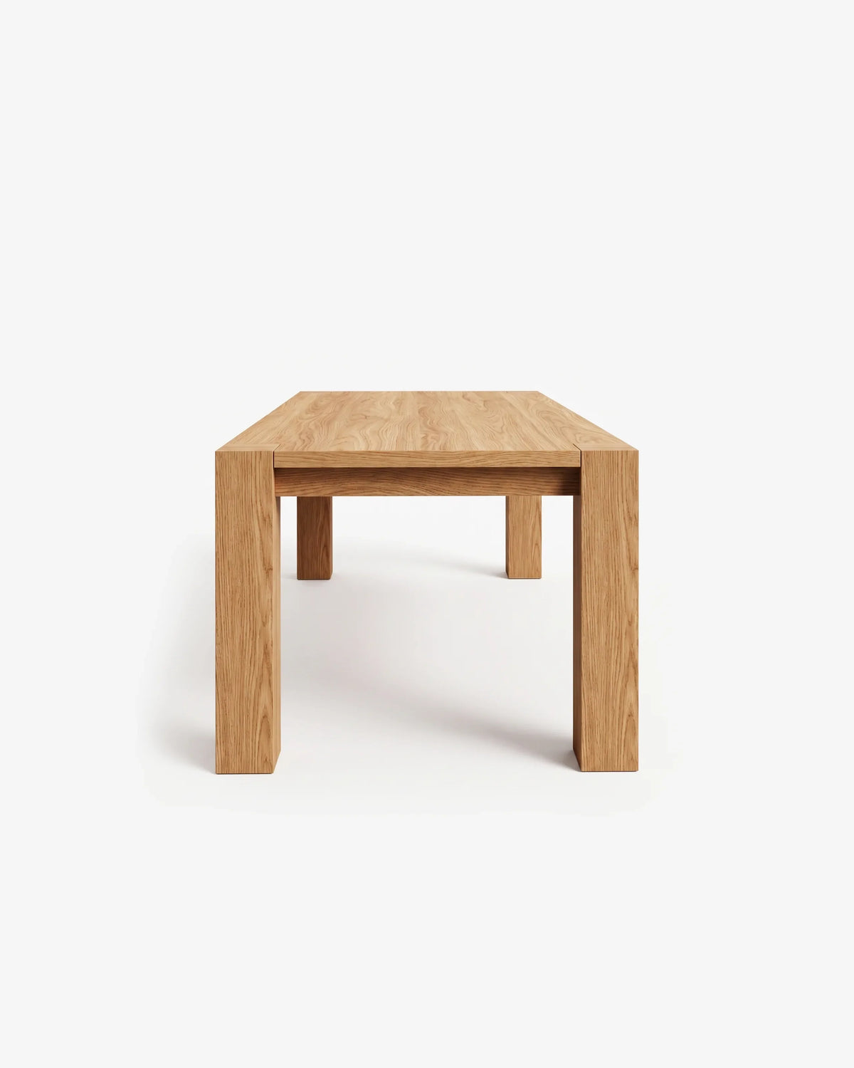 Mesa de comedor de roble Serai