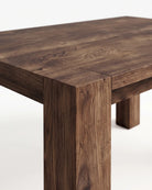 Mesa de comedor de roble Serai